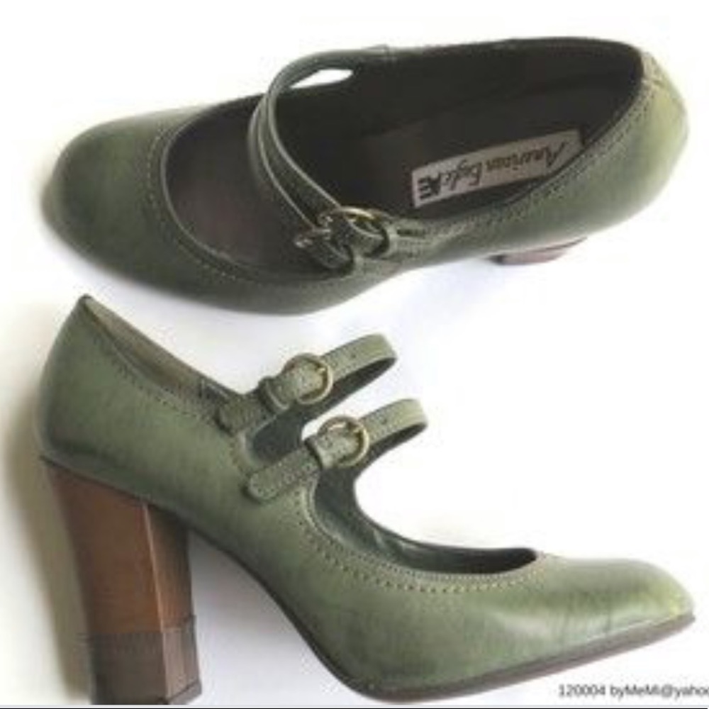 American Eagle Mary Jane Heels